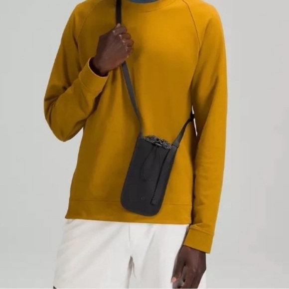 Lululemon Drawcord Top Cinch Crossbody One Size Black - Picture 7 of 7